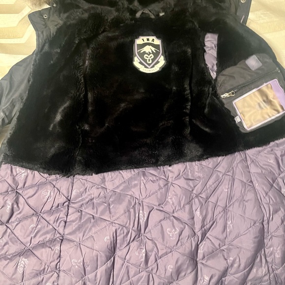 TNA, Aritzia Jacket - Picture 4 of 6